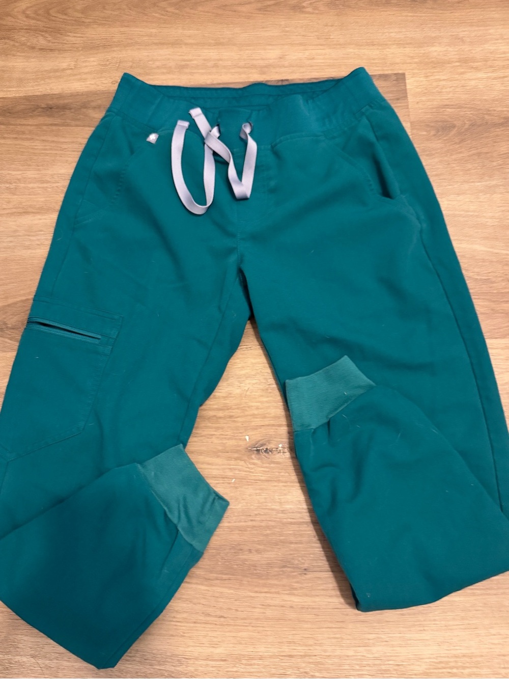 Women’s teal figs scrub joggers